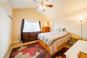 17484 SW November Ct, Beaverton, OR 97003 - Photo 16