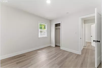 9142 SE Washington St, Portland, OR 97216 - Photo 18
