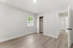 9142 SE Washington St, Portland, OR 97216 - Photo 18