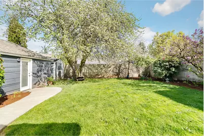 6716 N Commercial Ave, Portland, OR 97217 - Photo 30