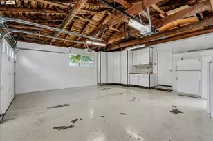 17325 NE Irving St, Portland, OR 97230 - Photo 30