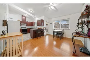 2102 S 8th St, Cottage Grove, OR 97424 - Photo 8