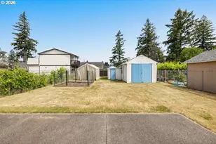 12037 SE Raymond St, Portland, OR 97266 - Photo 34