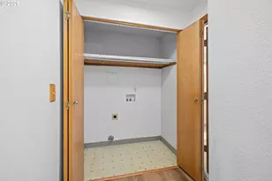 12037 SE Raymond St, Portland, OR 97266 - Photo 32