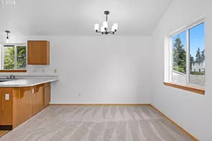 12037 SE Raymond St, Portland, OR 97266 - Photo 10
