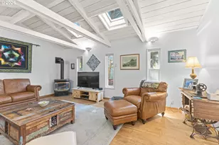 910 N 8th St, Coos Bay, OR 97420 - Photo 10