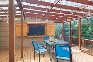 910 N 8th St, Coos Bay, OR 97420 - Photo 26