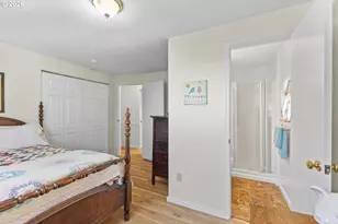 910 N 8th St, Coos Bay, OR 97420 - Photo 32