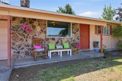 277 71st Pl, Springfield, OR 97478 - Photo 4