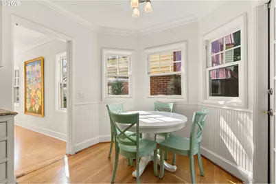 2237 NE Regents Dr, Portland, OR 97212 - Photo 16