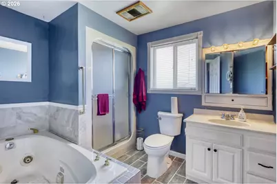 2233 Country Club Ter, Woodburn, OR 97071 - Photo 14