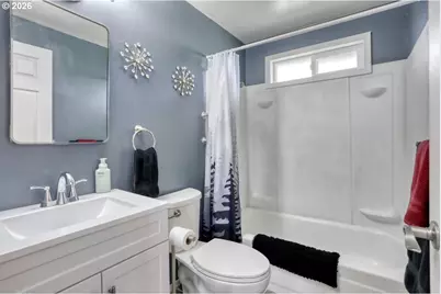 2233 Country Club Ter, Woodburn, OR 97071 - Photo 18