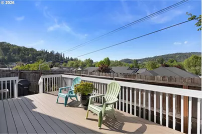 2471 SE Waldon Ave, Roseburg, OR 97470 - Photo 28
