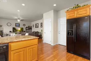 2471 SE Waldon Ave, Roseburg, OR 97470 - Photo 8