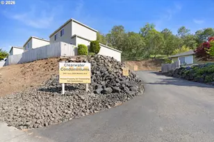 2471 SE Waldon Ave, Roseburg, OR 97470 - Photo 36