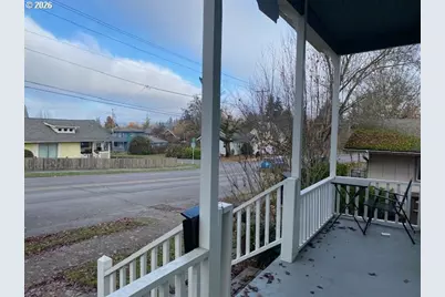 1014 Taylor St, Oregon City, OR 97045 - Photo 2
