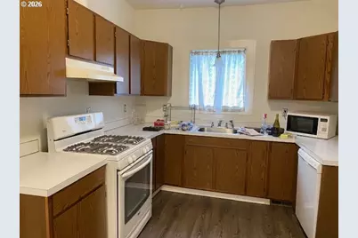 1014 Taylor St, Oregon City, OR 97045 - Photo 10