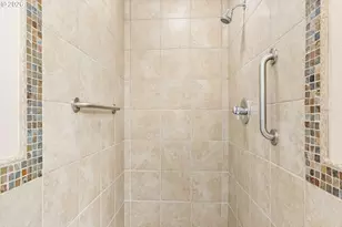 5190 SW Dover Ln, Portland, OR 97225 - Photo 28