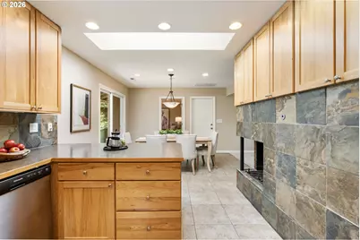 5190 SW Dover Ln, Portland, OR 97225 - Photo 12