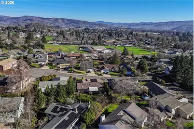 1682 NW Hopper Ct, Roseburg, OR 97471 - Photo 48