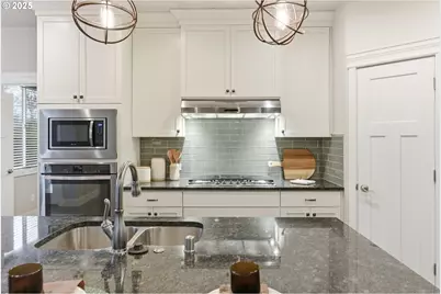 959 N Noble Loop, Ridgefield, WA 98642 - Photo 10