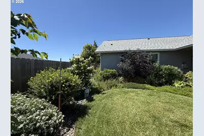 784 Pebble Crk St, Sutherlin, OR 97479 - Photo 16