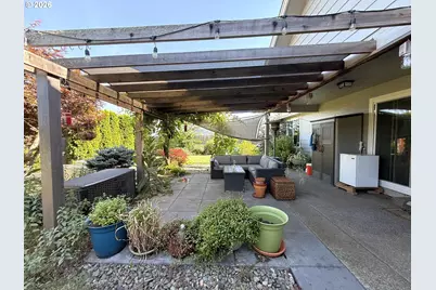 784 Pebble Crk St, Sutherlin, OR 97479 - Photo 4
