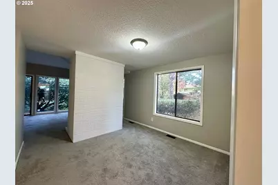 7612 SW Cresmoor Dr, Beaverton, OR 97008 - Photo 8