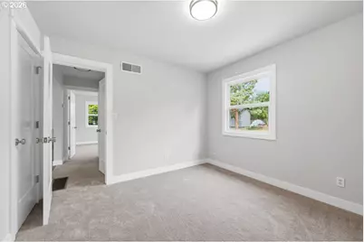9233 SE Morrison St, Portland, OR 97216 - Photo 30