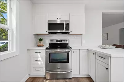 9233 SE Morrison St, Portland, OR 97216 - Photo 20