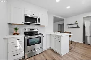9233 SE Morrison St, Portland, OR 97216 - Photo 22