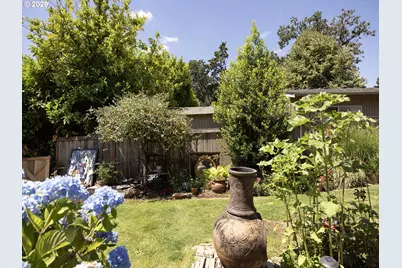 515 E Gloucester St, Gladstone, OR 97027 - Photo 30