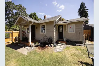 515 E Gloucester St, Gladstone, OR 97027 - Photo 1