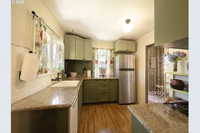 515 E Gloucester St, Gladstone, OR 97027 - Photo 8