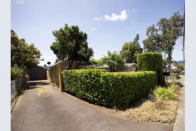 515 E Gloucester St, Gladstone, OR 97027 - Photo 18