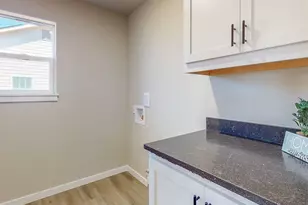 161 Collins Ct, Winston, OR 97496 - Photo 16