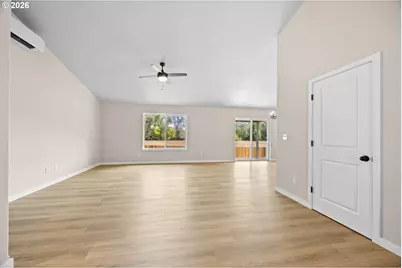 161 Collins Ct, Winston, OR 97496 - Photo 6