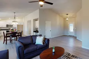 161 Collins Ct, Winston, OR 97496 - Photo 4