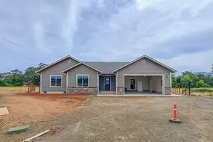 161 Collins Ct, Winston, OR 97496 - Photo 2
