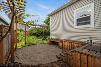 522 NE Sumner St, Portland, OR 97211 - Photo 40