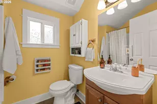 522 NE Sumner St, Portland, OR 97211 - Photo 20