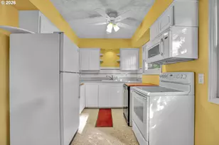 1826 NE 91st Ave, Portland, OR 97220 - Photo 8