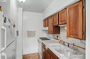 700 S Water St, Silverton, OR 97381 - Photo 18