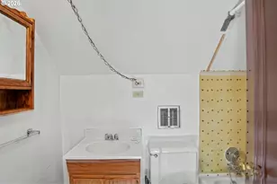 700 S Water St, Silverton, OR 97381 - Photo 24