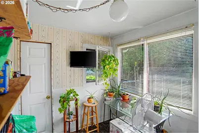 700 S Water St, Silverton, OR 97381 - Photo 20