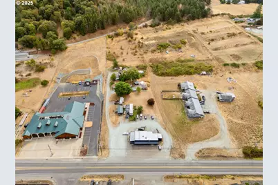 172 S Old Pacific, Myrtle Creek, OR 97457 - Photo 2