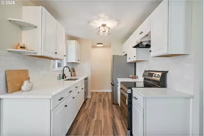 4490 Constitution Ln, Longview, WA 98632 - Photo 10