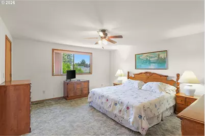 628 SE 33rd Ct, Hillsboro, OR 97123 - Photo 10