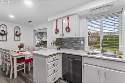 301 NE 109th St, Vancouver, WA 98685 - Photo 12