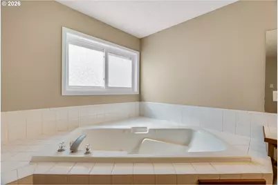 1522 NE Marine Dr, Portland, OR 97211 - Photo 36